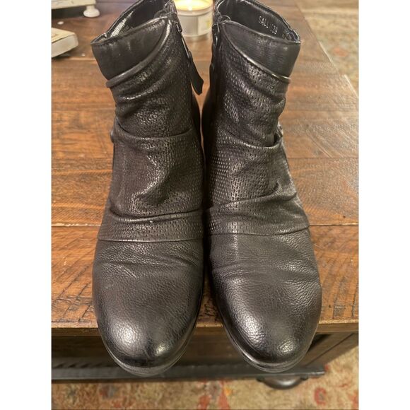 Mix Mooz Sallie Black Leather Ankle boots EUC Sz 39 8.5 - Picture 3 of 9